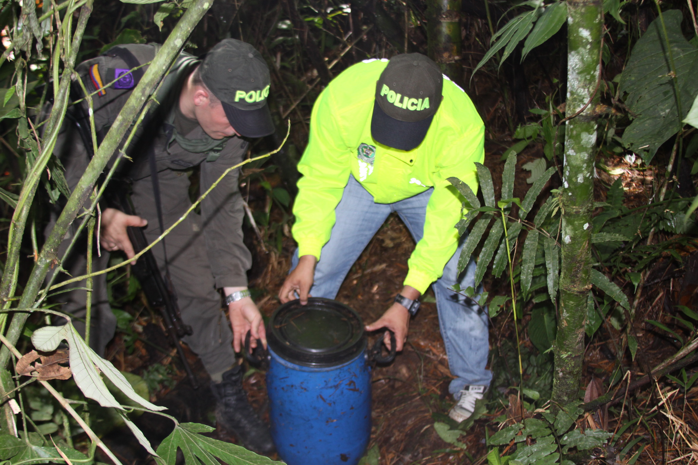 Descubierta caleta de explosivos de las FARC en Piamonte