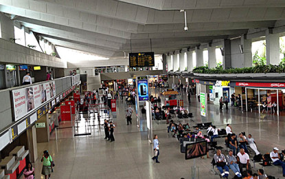 Una mujer capturada en el Aeropuerto Alfonso Bonilla Aragón, por discriminación racial.