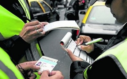 Capturado inspector de tránsito de Guacari quien se quedaba con el dinero de las multas