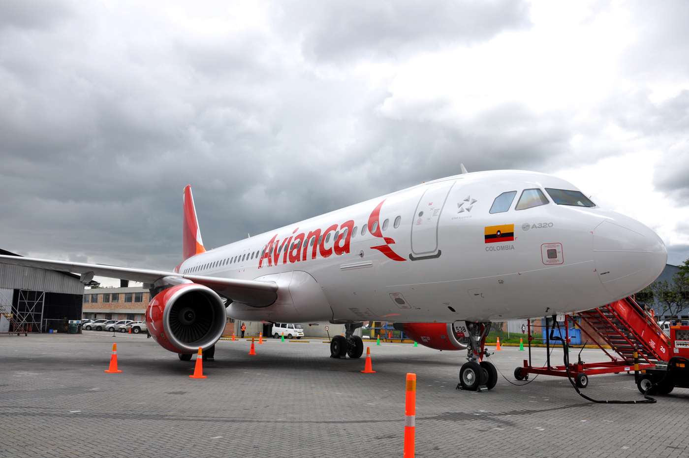 Avión de Avianca que cubría la ruta Bogotá Cali tuvo que aterrizar de emergencia por posibles fallas