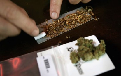 Un hombre identificado como Jon Jairo Urueña Méndez fue capturado con más de 100 cigarros de marihuana