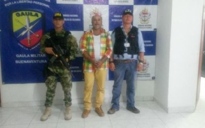 Un sujeto, que al parecer seria integrante de las bandas de delincuencia en buenaventura  fue capturado por tropas de la armada nacional