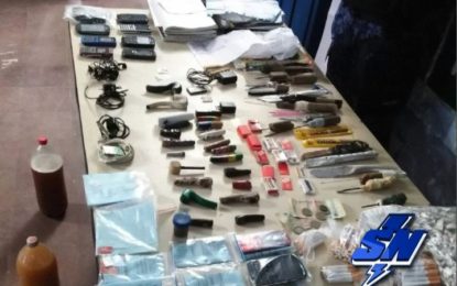 Varios elementos incautados en cárcel de mediana seguridad de Buenaventura