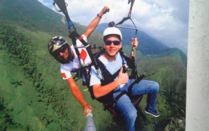 10 millones de pesos de recompensa por información de asesino de parapentista