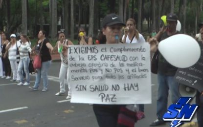 Madres de niños con discapacidad afiliados a CAFESALUD realizaron plantón