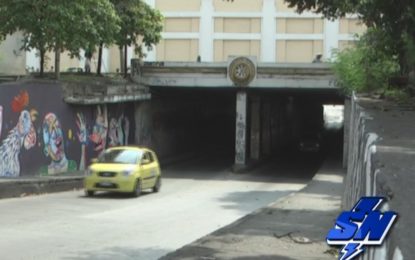Túnel con poca iluminación causa inseguridad en el norte de la ciudad