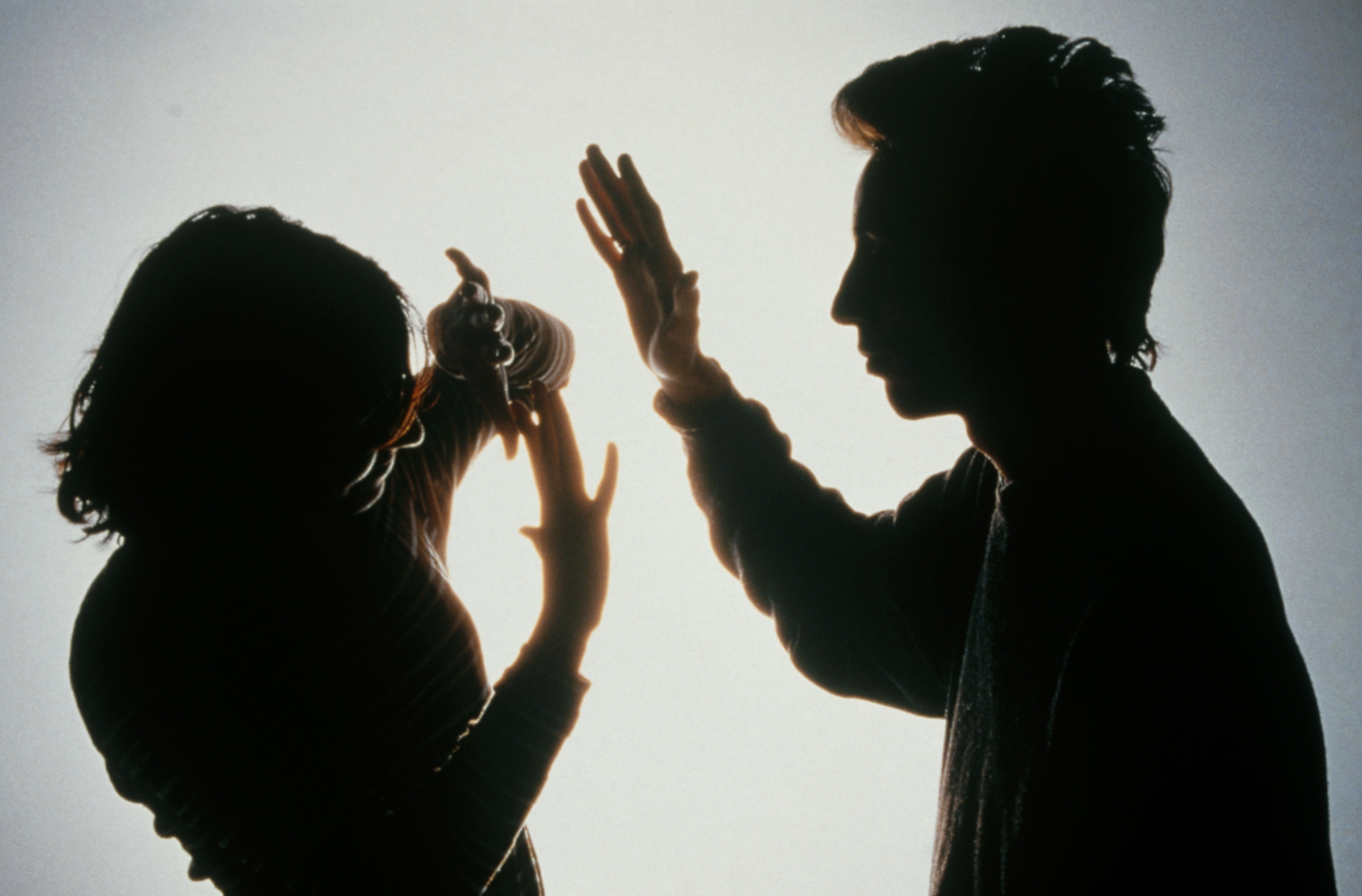 5 aspectos claves le permitirán saber si su pareja tiene una conducta violenta