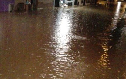 Inundaciones, y caos total en Cali tras las fuertes lluvias