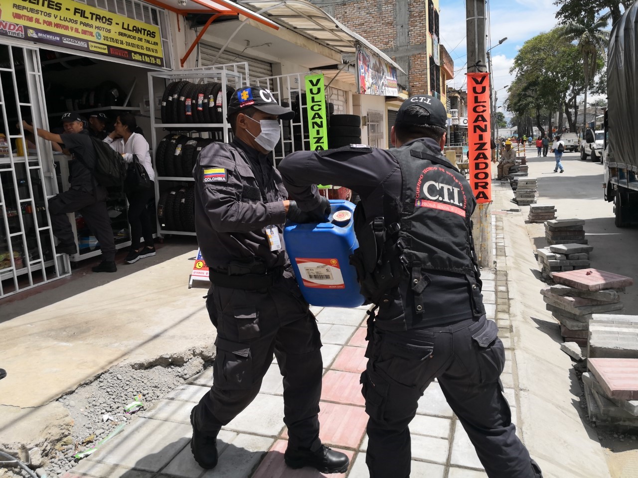 La Fiscalía impactó una banda delincuencial que reutilizaba lubricantes para carros y los vendía como originales en Popayán