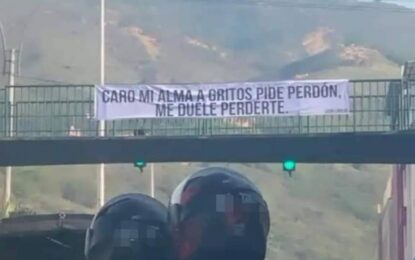 Curioso cartel de perdón en puentes transitados de Cali