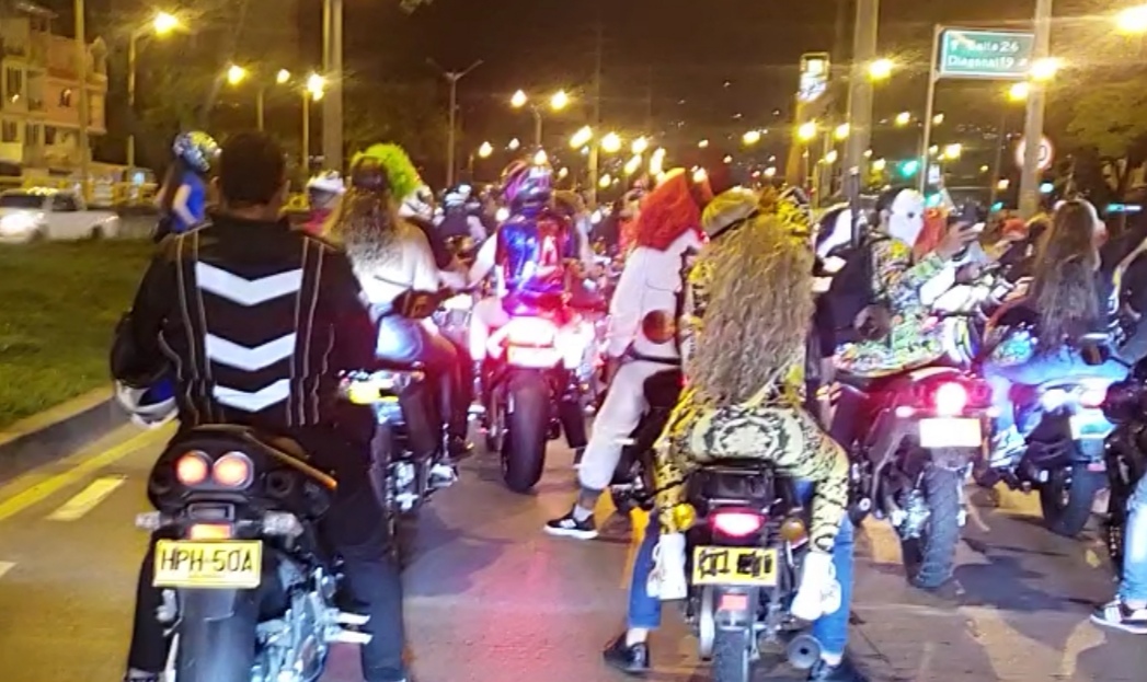 600 comparendos por caravanas de motos en Cali y aún no era Halloween