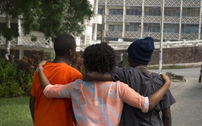 Preocupación por aumento de casos de COVID-19 en adolescentes del Valle