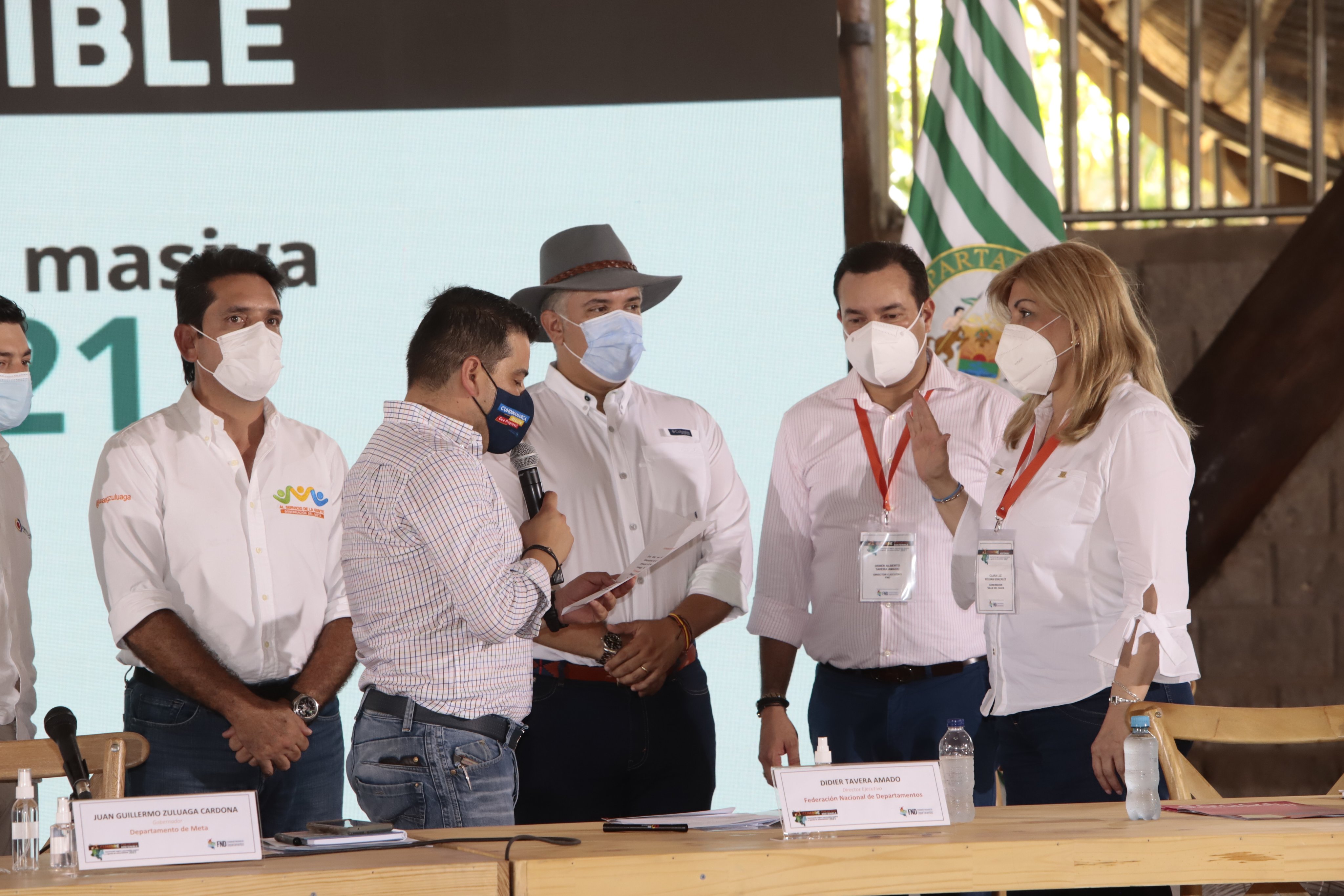 Gobernadora del Valle del Cauca asistió a la Cumbre de mandatarios departamentales