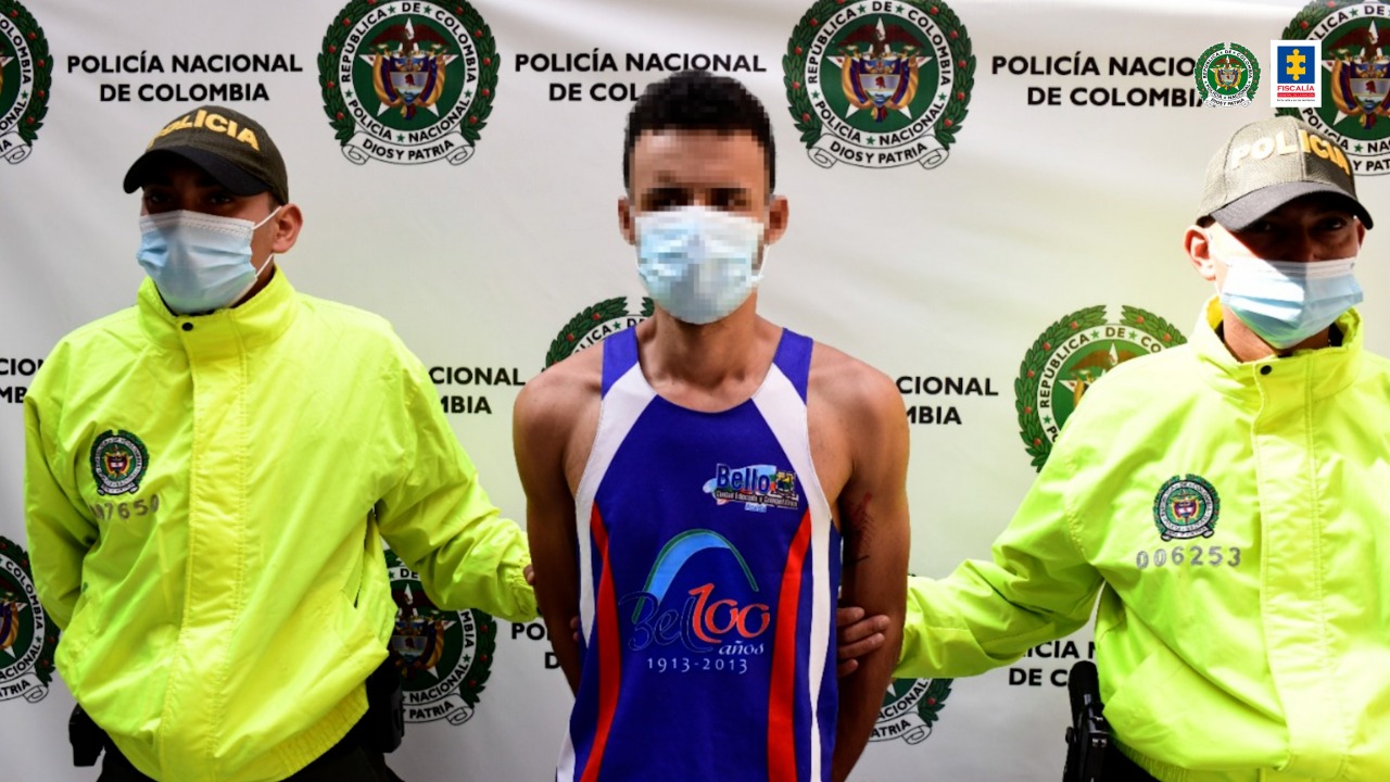 Cárcel para hombre que atacó por la espalda a patrullera del Esmad en Medellín