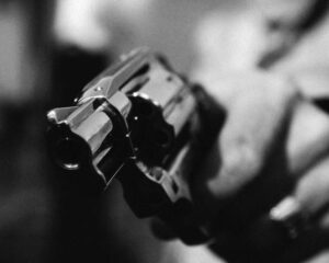 Ataque sicarial en cementerio de Cali deja un joven muerto y dos capturados