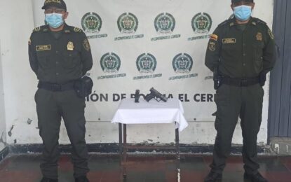 Una menor de 16 años fue detenida en un colegio de El Cerrito por llevar un arma de fuego