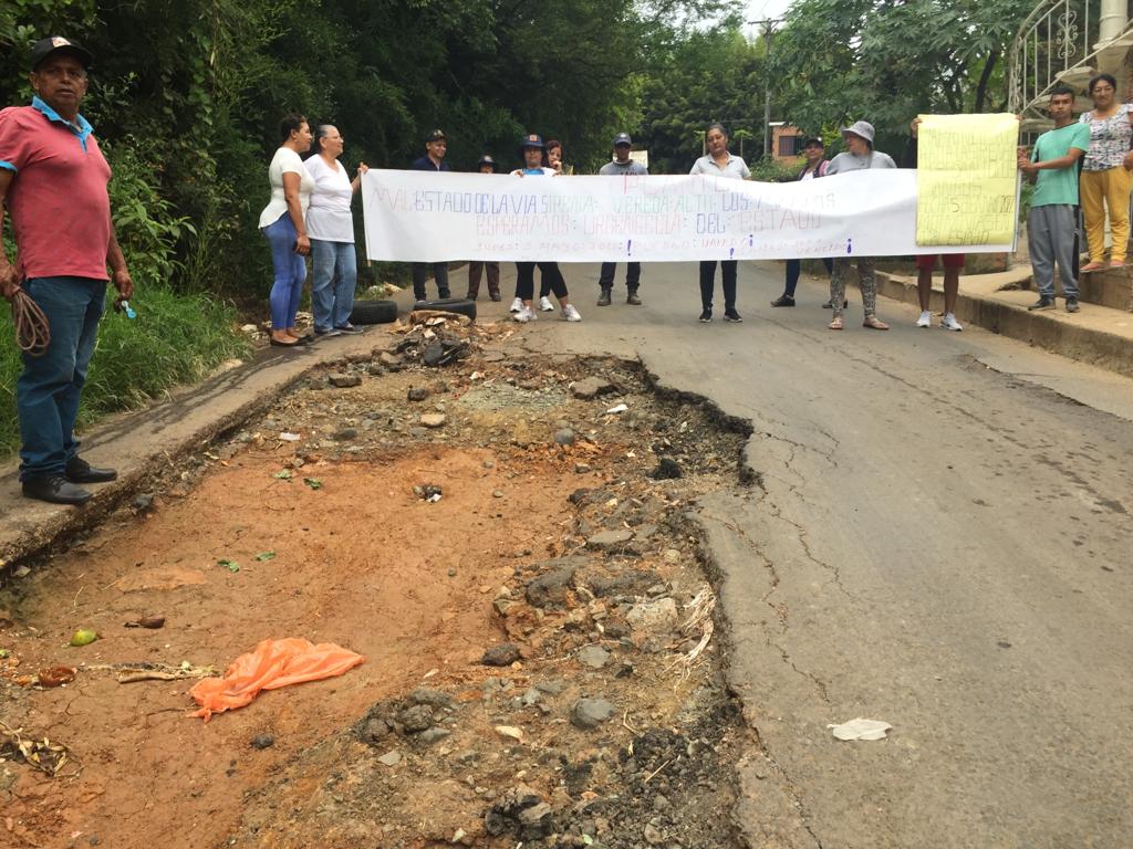 Habitantes del sector de la Sirena protestaron por el mal estado de las vías