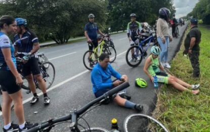 Hombre en estado de embriaguez atropello tres ciclistas en la recta Palmira