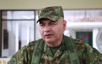 Abren investigación contra un ex comandante del ejército por corrupción