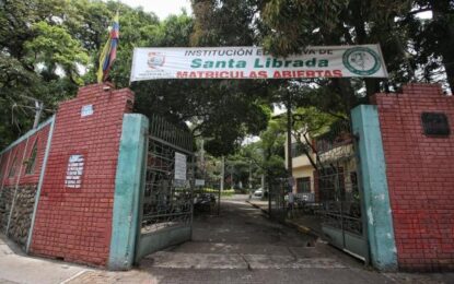 Piden invertir en reforzar aulas del colegio Santa Librada