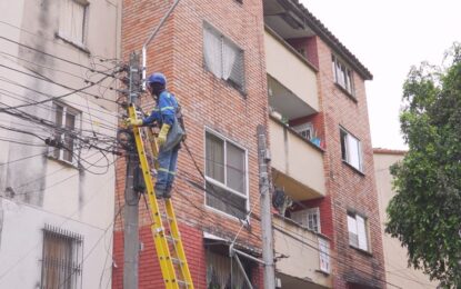 Inicio el cambio de luminarias led en la ciudad