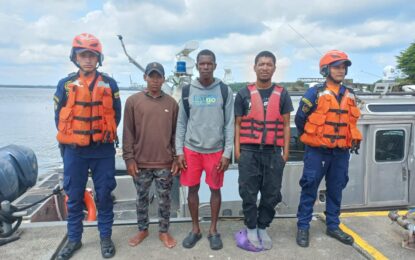 Náufragos fueron rescatados por la Armada Nacional