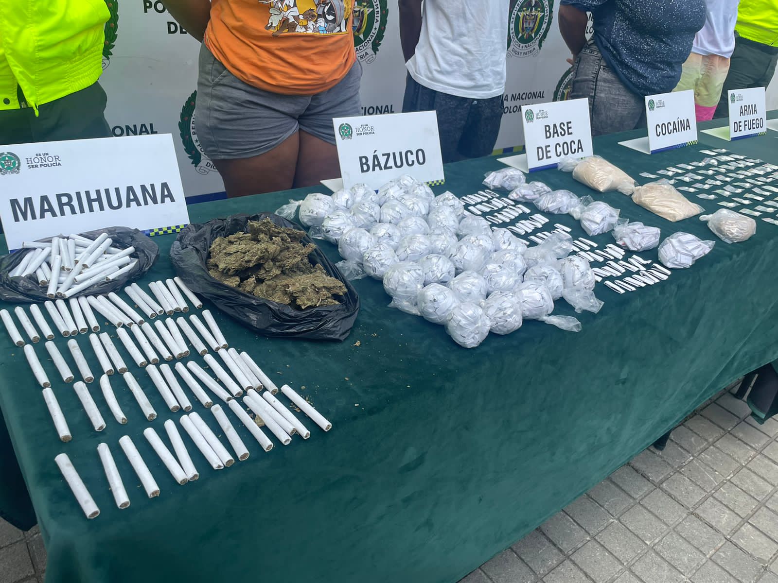 Incautan drogas en entornos escolares