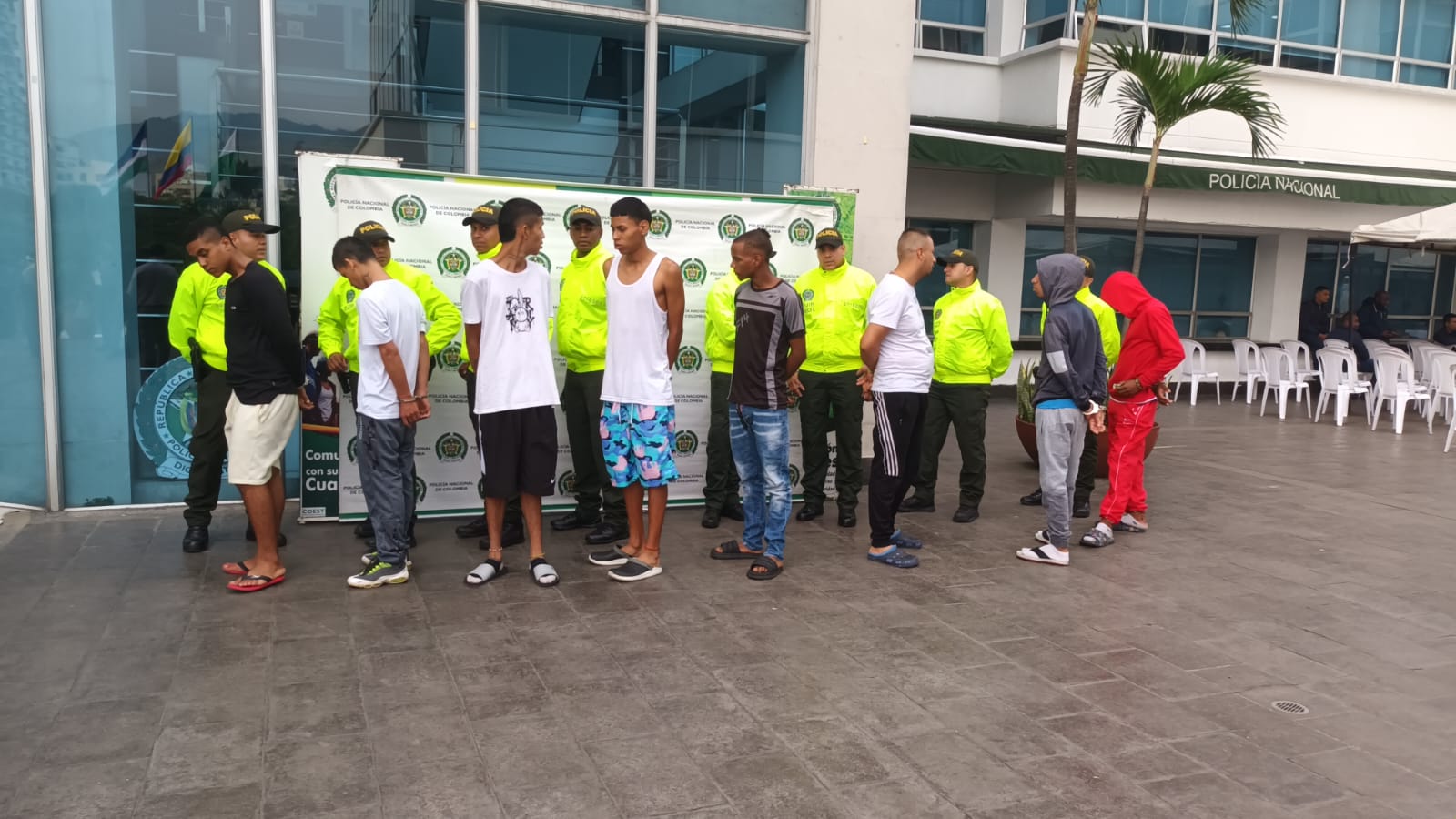 Capturados por venta de drogas en entornos escolares