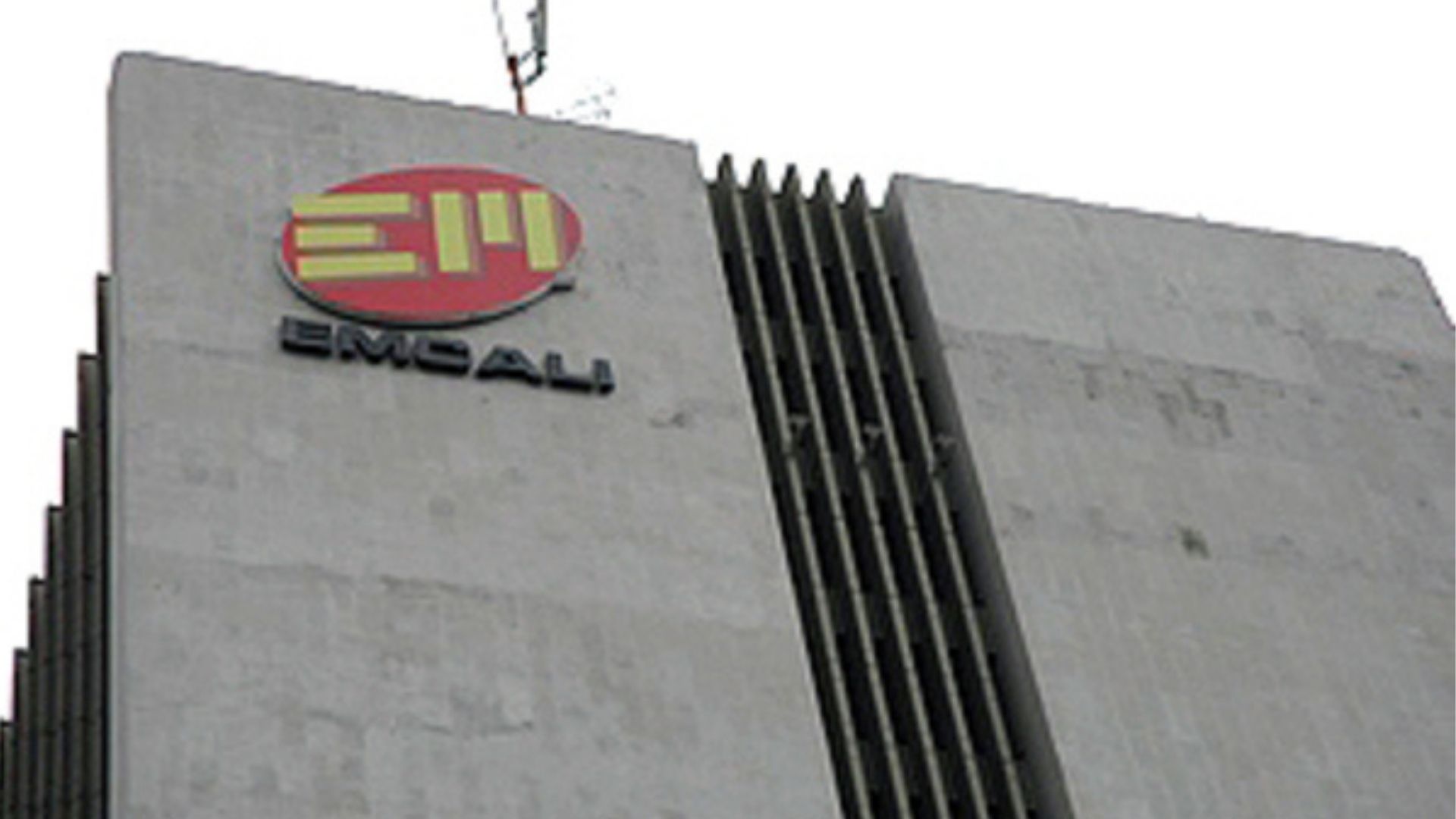 Denuncian 11 carteles al interior de la empresa Emcali