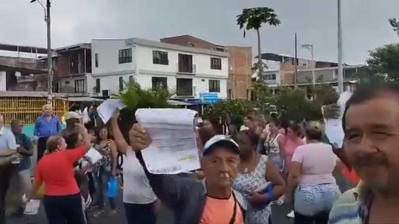 Protestas por aumento excesivo en recibos de energía