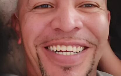 Hombre fue encontrado muerto en la estación de policía del Carmelo