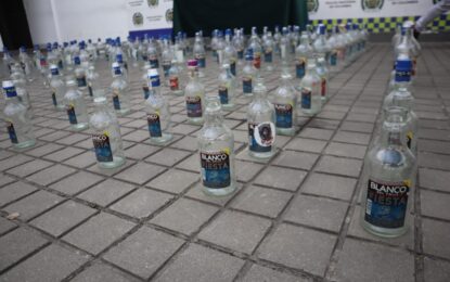Incautan 100 botellas de licor adulterado que iba a ser comercializado en el Petronio