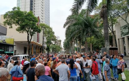 Usuarios de la Nueva Eps, ya no saben qué mas hacer para reclamar medicamentos