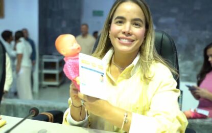 Los bebés se tomaron las curules del Concejo, en un acto simbólico