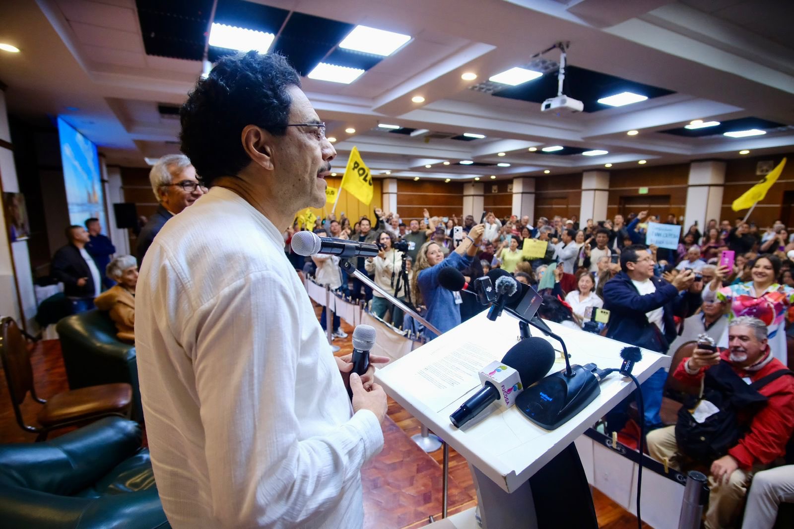 Ivan Cepeda confirmado como precandidato presidencial de la izquierda