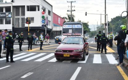 Reabren la Carrera Octava en la Comuna 8 tras el atentado del 21 de agosto