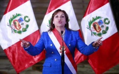 Presidenta de Perú destituida por el congreso