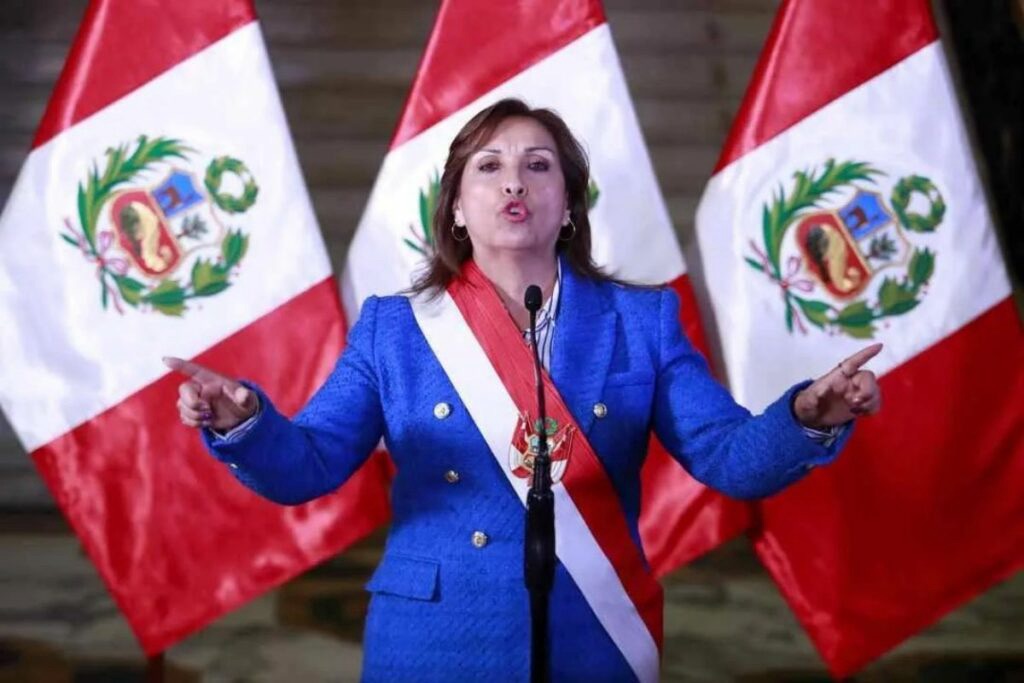 Presidenta de Perú destituida por el congreso