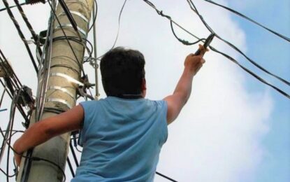 Por conexiones irregulares está en riesgo la continuidad del servicio de energía en el oriente