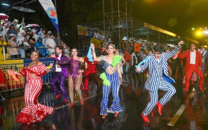 Cali encendió su Feria con un Salsódromo multitudinario y ritmo a pesar de la lluvia