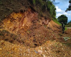 Ejército neutraliza dos cilindros bomba en zona rural de Jamundí