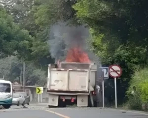Atentado con volqueta bomba en la vía Villa Rica – Caloto sacude al norte del Cauca