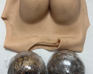 Mujer capturada en Buga con más de 2,6 kilos de base de coca ocultos en prótesis simuladas