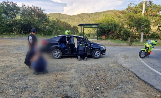 Capturan a cuatro personas tras asaltar a una familia en la vía Cali–Dapa