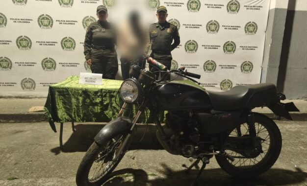 Incendio provocado en Tuluá dejó un joven capturado y un menor aprehendido tras persecución