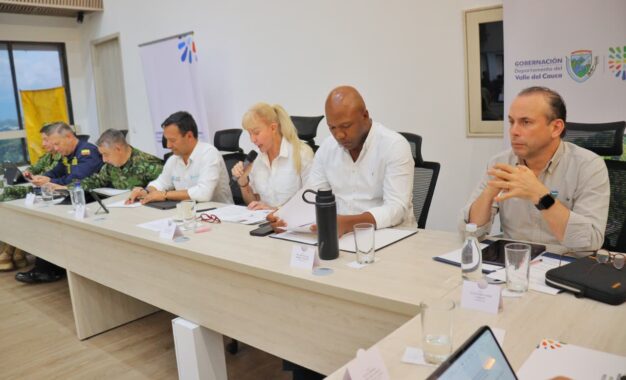 Recompensas de hasta $5.000 millones y refuerzo de 500 policías para enfrentar ataques en el Valle