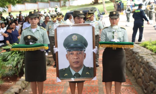 Cali despide al patrullero José Fernando Erazo, asesinado en procedimiento policial en El Vergel