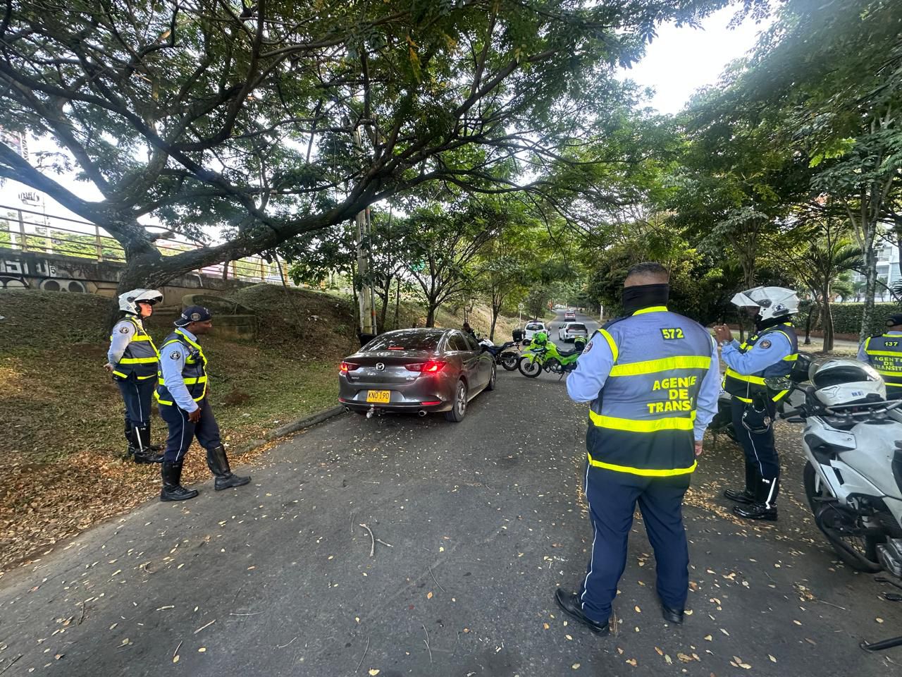 Cayó hombre buscado por homicidio y feminicidio tras persecución en la vía Bicentenario de Cali