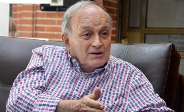 Gustavo Álvarez Gardeazábal denunció presunto intento de secuestro en su finca de Tuluá