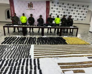 Incautan arsenal de guerra atribuido al frente Jaime Martínez en Yumbo